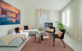 Modernes Flair - Designer-Apartment In Top-Lage - Bis 3 Personen - Wittlich -Zentrum